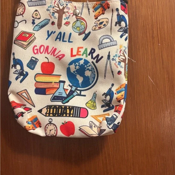 White 'Y'All Gonna Learn' Educational Print Crossbody Bag - Picture 12 of 15
